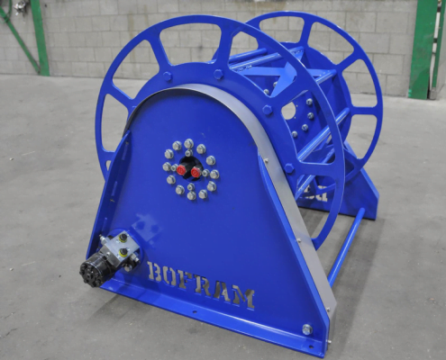 Hydrualic driven hose reel