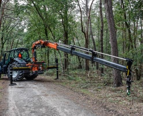 Bofram Techniek Tractor met Atlas autolaadkraan