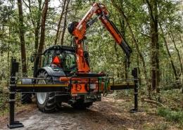 Bofram Techniek Tractor met Atlas autolaadkraan